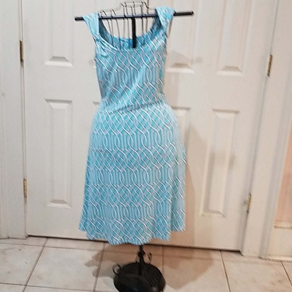 BOGO DRESSES - Picture 4 of 7